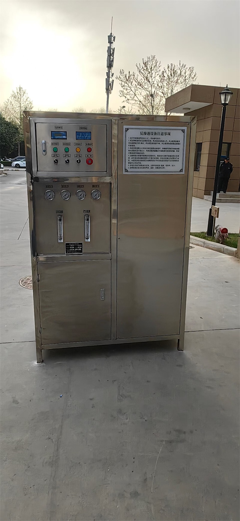 實(shí)驗(yàn)室小型去離子水機(jī)