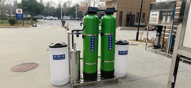 紫外线自动清洗消毒器